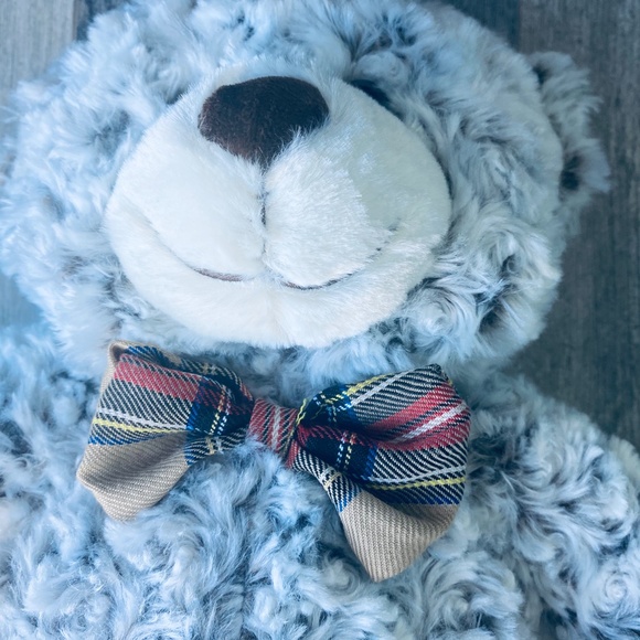 FAO Schwartz 2017 plush bear bow tie - Picture 2 of 8